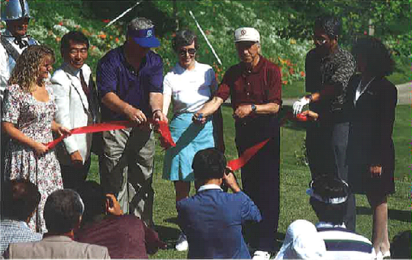 ゴルフ場オープニング セレモニー（1993年6月24日、カリフォルニア州、カマリロ市